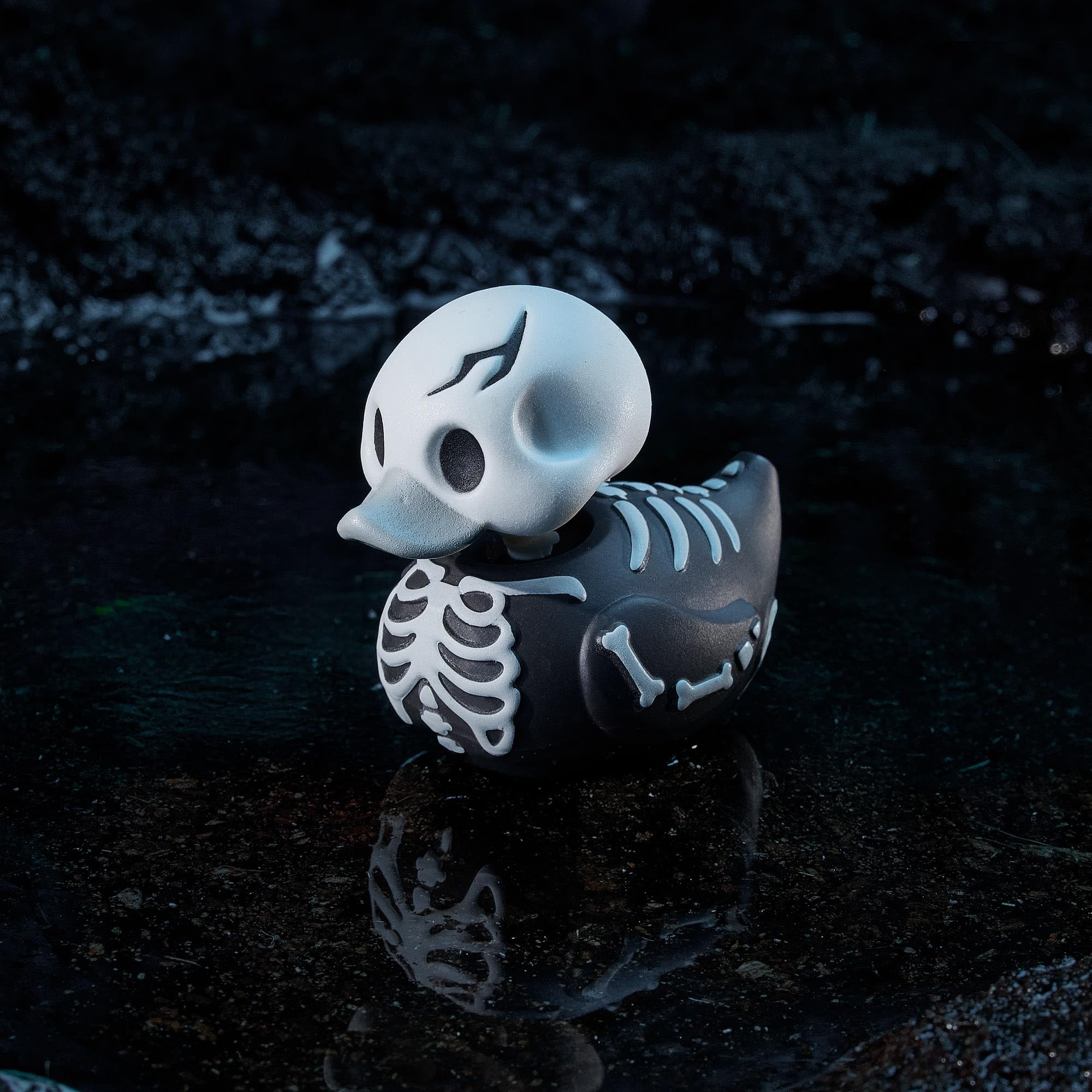 TUBBZ Mini Skeleton Duck – 5 cm Vinyl Figure in Horror Bathtub