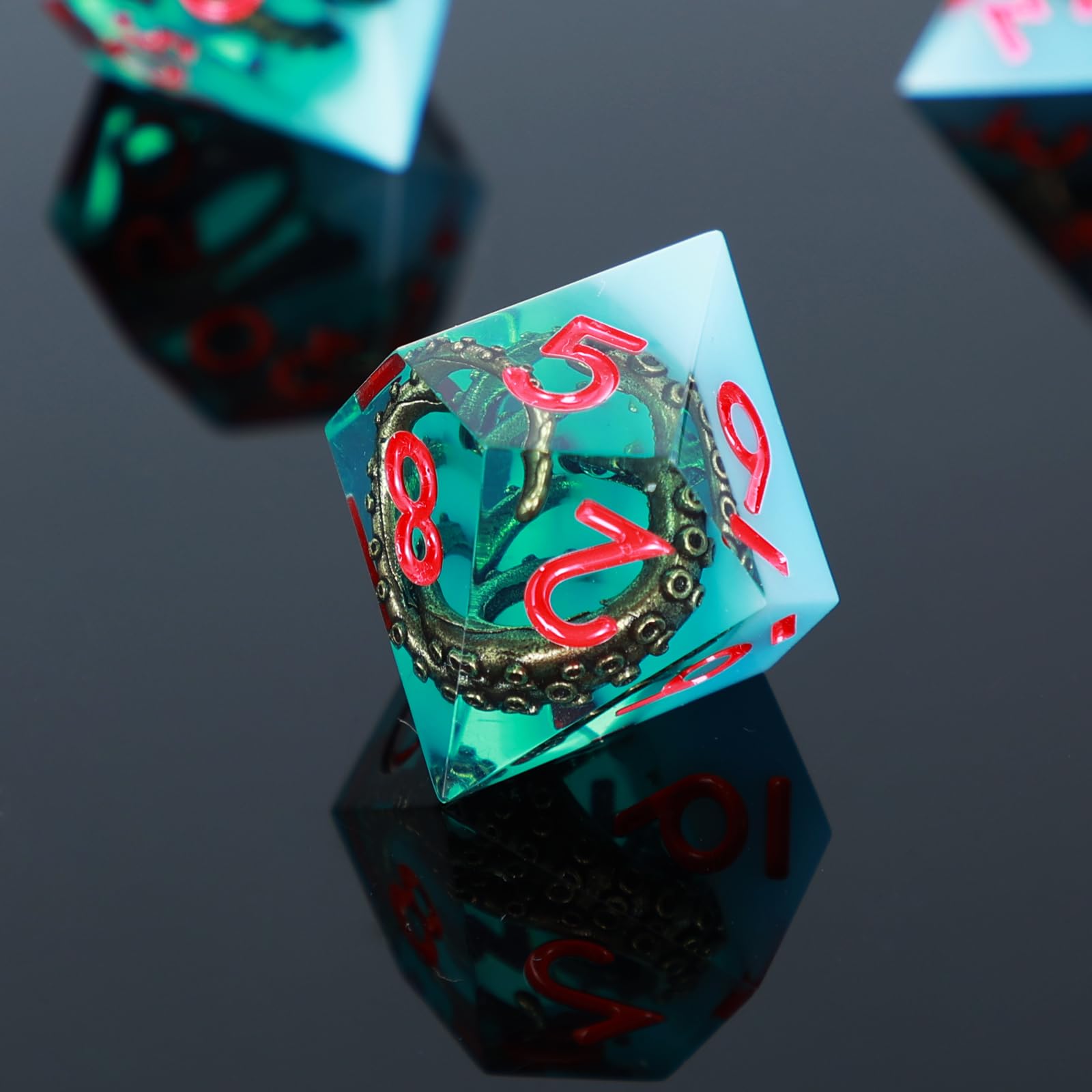 UBEUCK 7-Piece Octopus Tentacle Polyhedral Dice Set – White & Green Resin D&D RPG Dice with Box