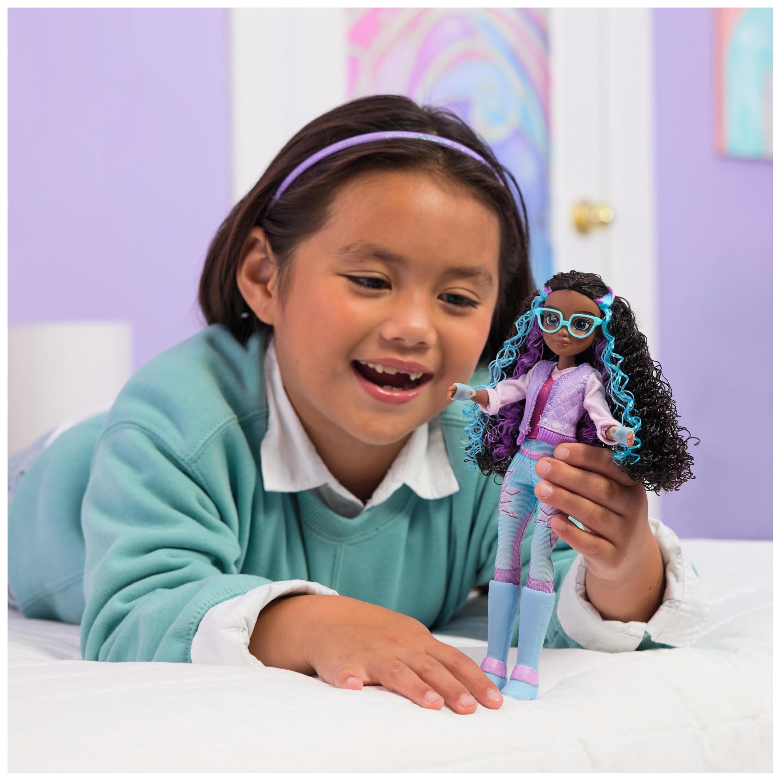 Unicorn Academy Layla Doll with 5 Accessories and Hair Styling Tool, 9.5-Inch Articulated Fashion Doll for Girls Ages 4+