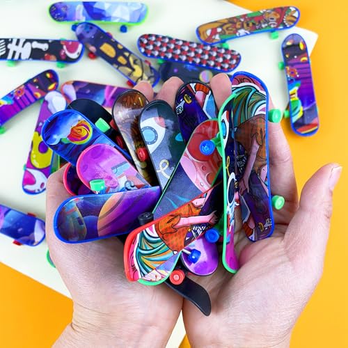 XIPEGPA 100-Pack Mini Finger Skateboards – Plastic Toy Skateboards for Party Favors and Tricks