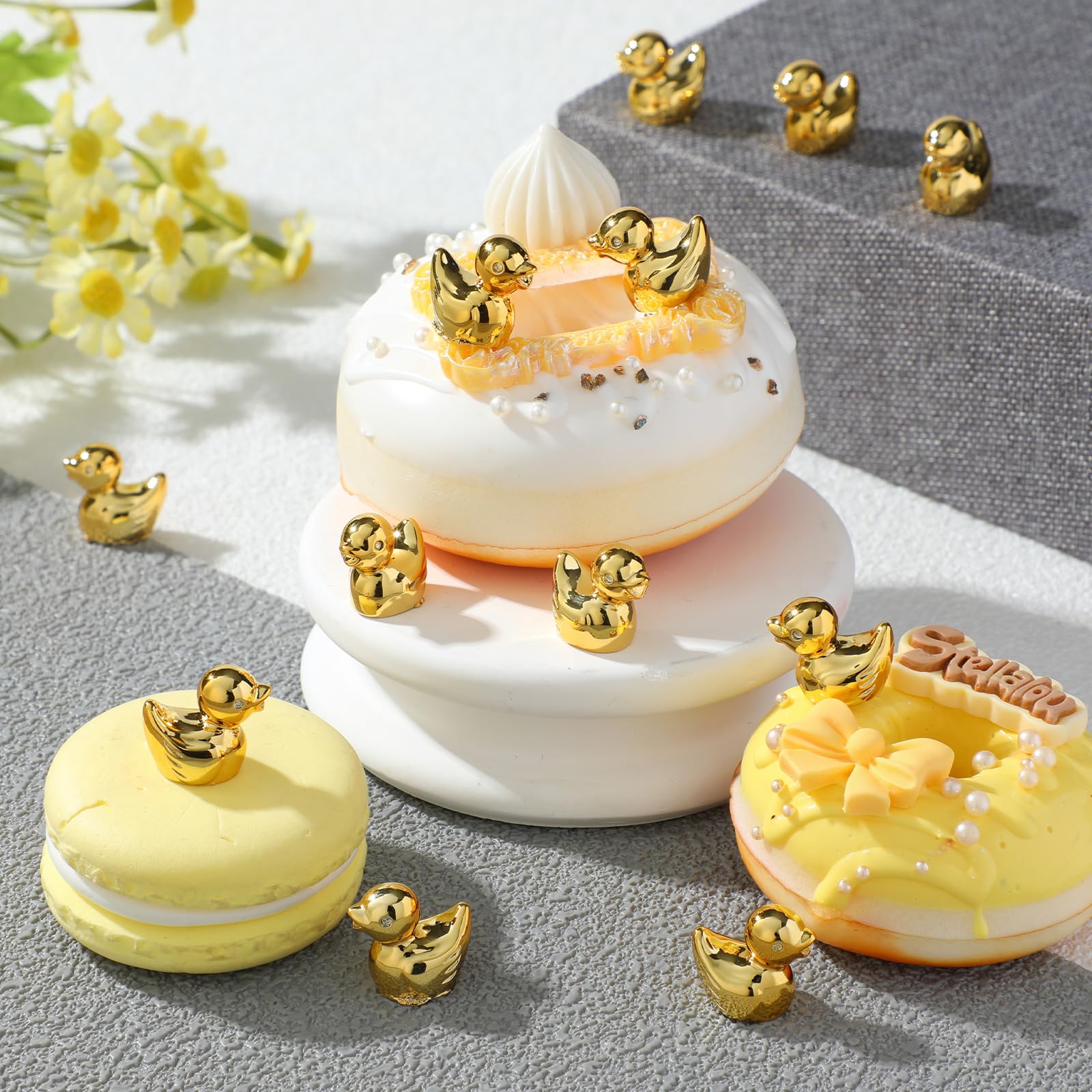 Yaocom 150-Pack Mini Golden Duck Figurines - Gold Plated Metal Statues for DIY Crafts, Garden Decor, Cake Toppers, Party Favors