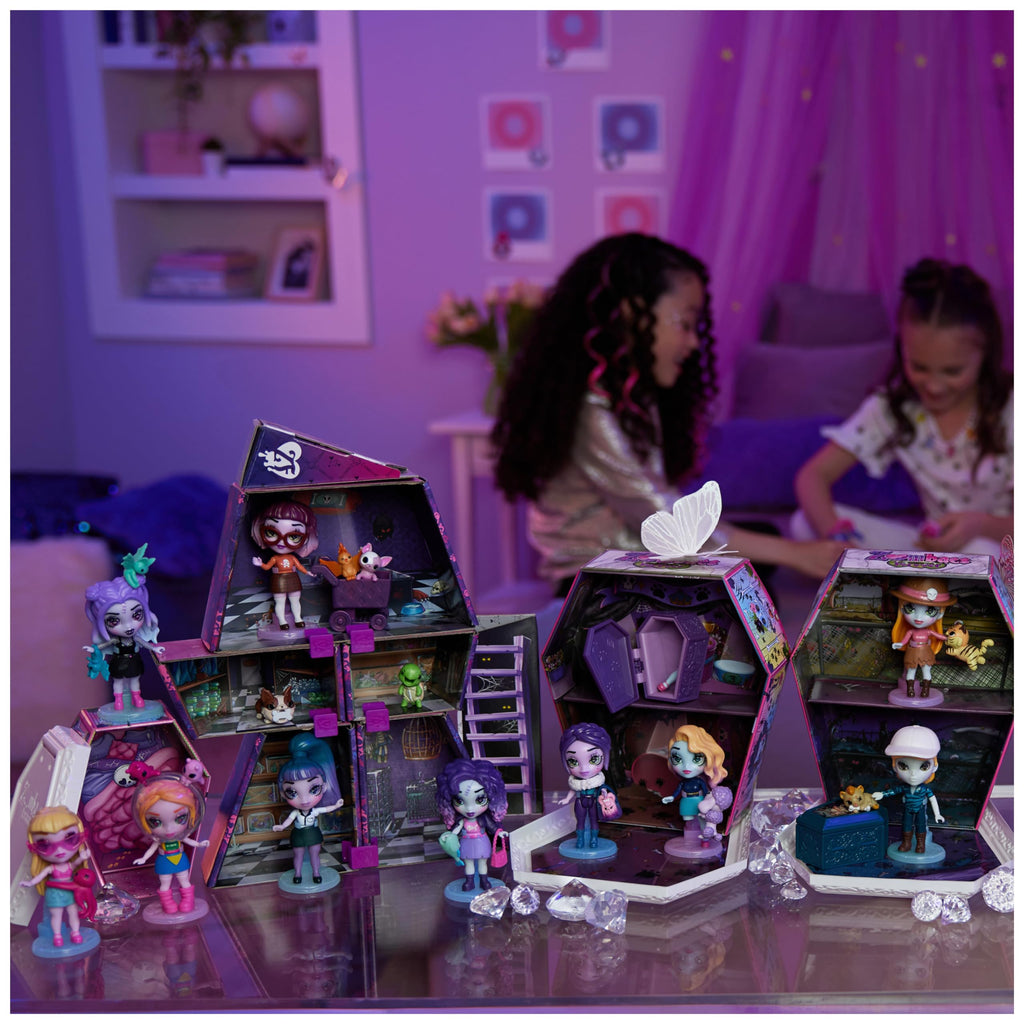 Zombaes Forever Rest in Show Deluxe Set - 2 Exclusive Zombie Dolls with Pets & Coffin Playset