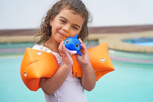 ZURU Robo Alive Junior Daddy Shark Bath Toy – Singing and Swimming with New Silicon Fins (Blue)